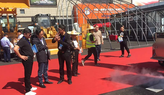 星空电子入口_星空(中国)携带设备参加盘锦展会(图2)