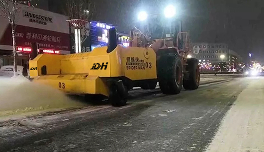 因为有你，这个雪天不在寒冷，除雪保障——星空电子入口_星空(中国)为您服务(图2)